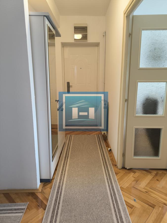 Na prodaju trosoban stan u Ćupriji