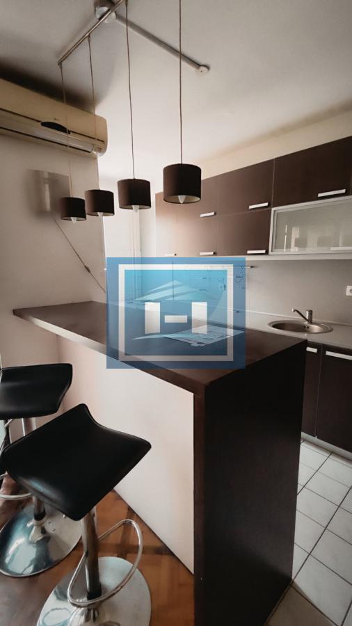 Kompletno namešten stan u užem centru grada