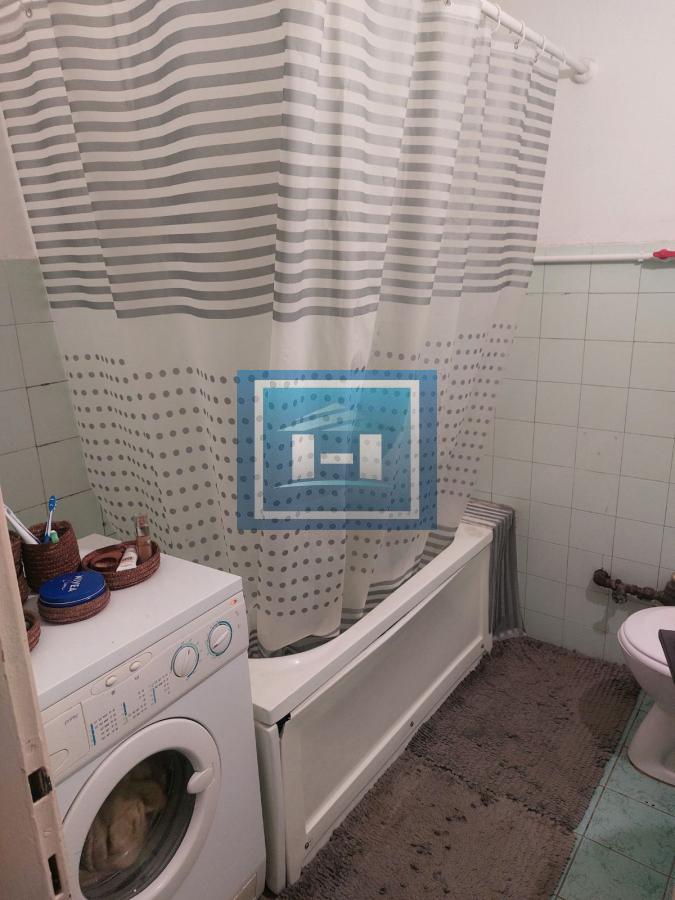 DVE SPAVAĆE SOBE NA 46 m² + GARSONJERA — STRELIŠTE, JAGODINA!