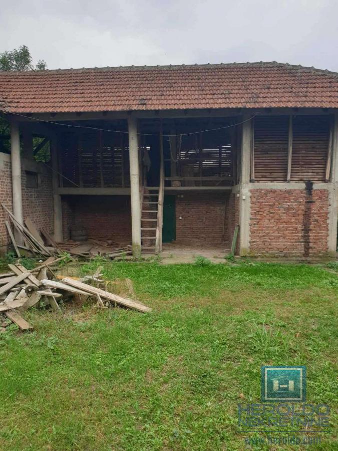 Kompletno seosko domaćinstvo u Sedlaru