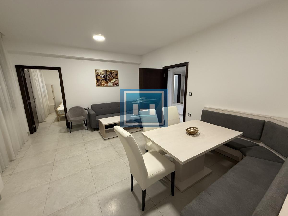 Veći luksuzan, namešten stan u Wing kompleksu