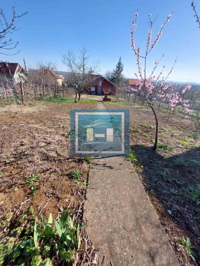 Karadjordjevo brdo-kuća bez ulaganja