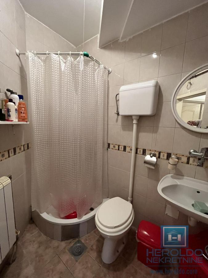 Dvosoban stan na super lokaciji