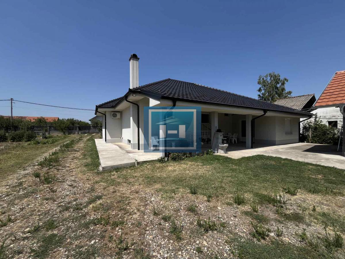 Na prodaju nova kuća 10 km od grada – legalizovana, useljiva i odmah dostupna