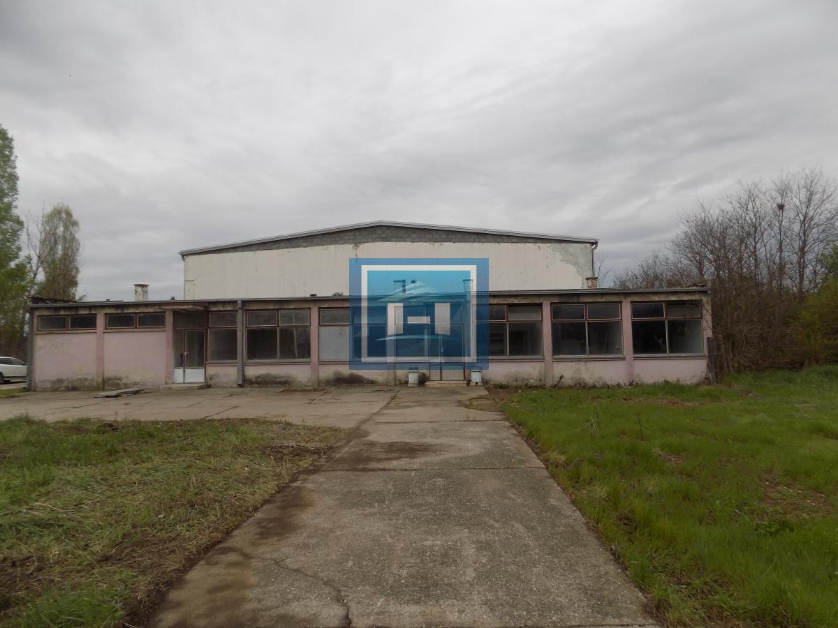 Hala za renoviranje sa kancelarijskim delom