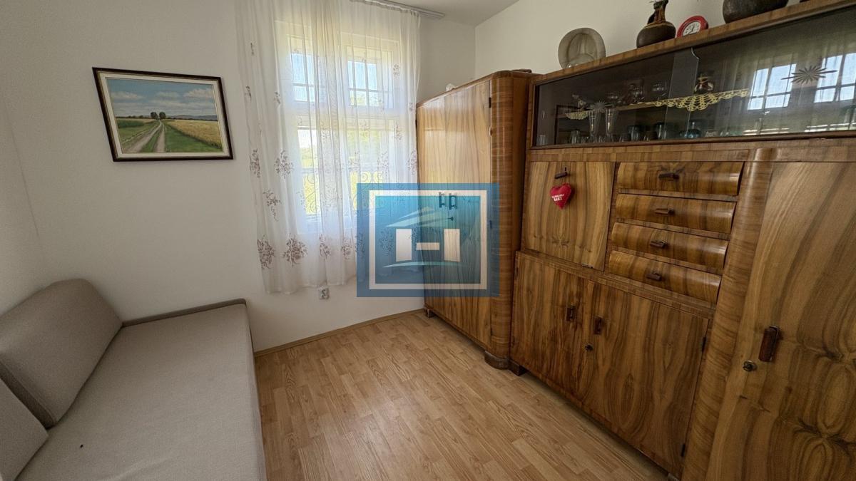 Na prodaju seosko domaćinstvo – dve renovirane kuće na placu od 169.83 ari