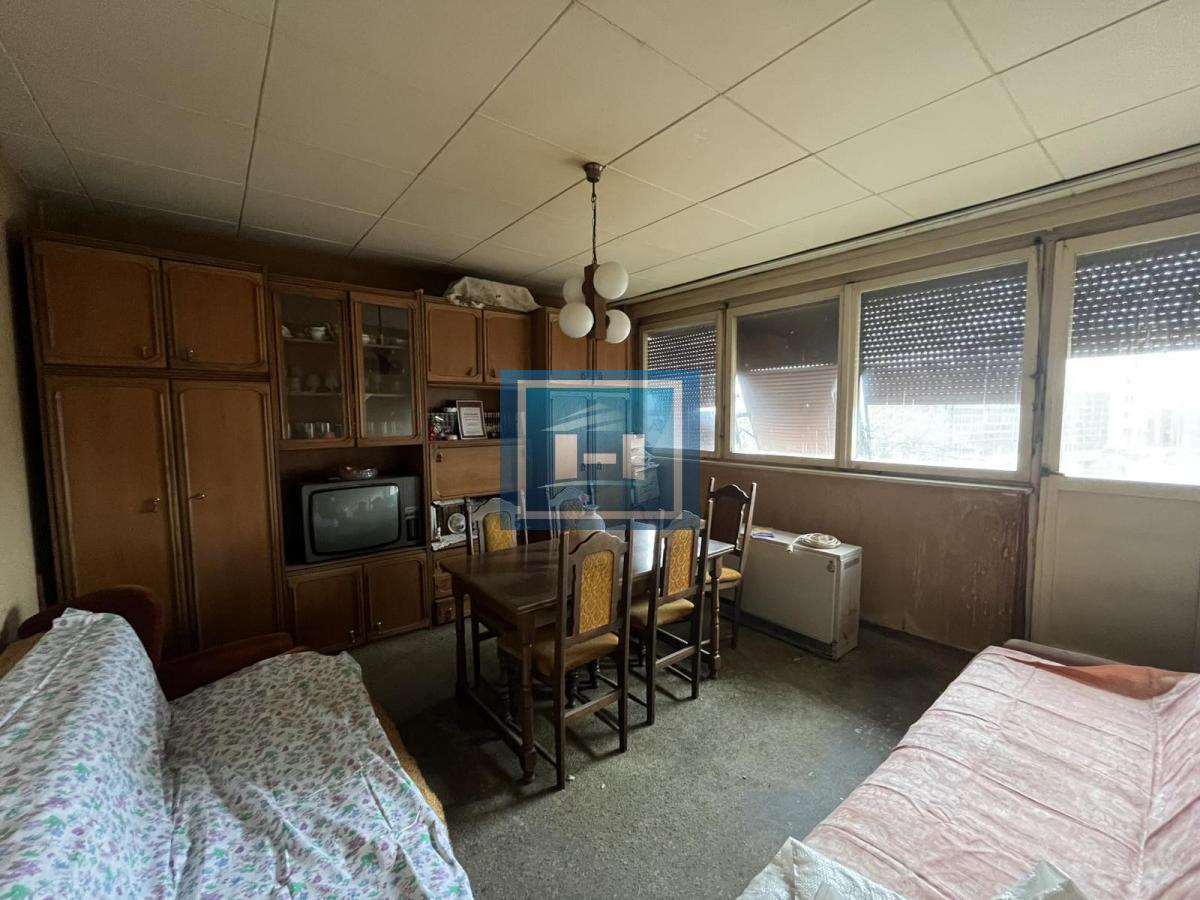 Tražiš stan za sređivanje? Lokacija TOP, potencijal OGROMAN!