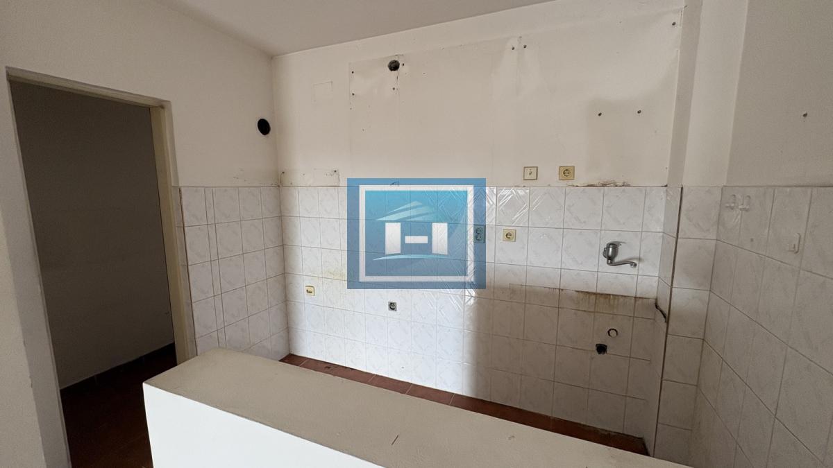 Na prodaju – Trosoban stan 73m² u širem centru grada, mirna lokacija