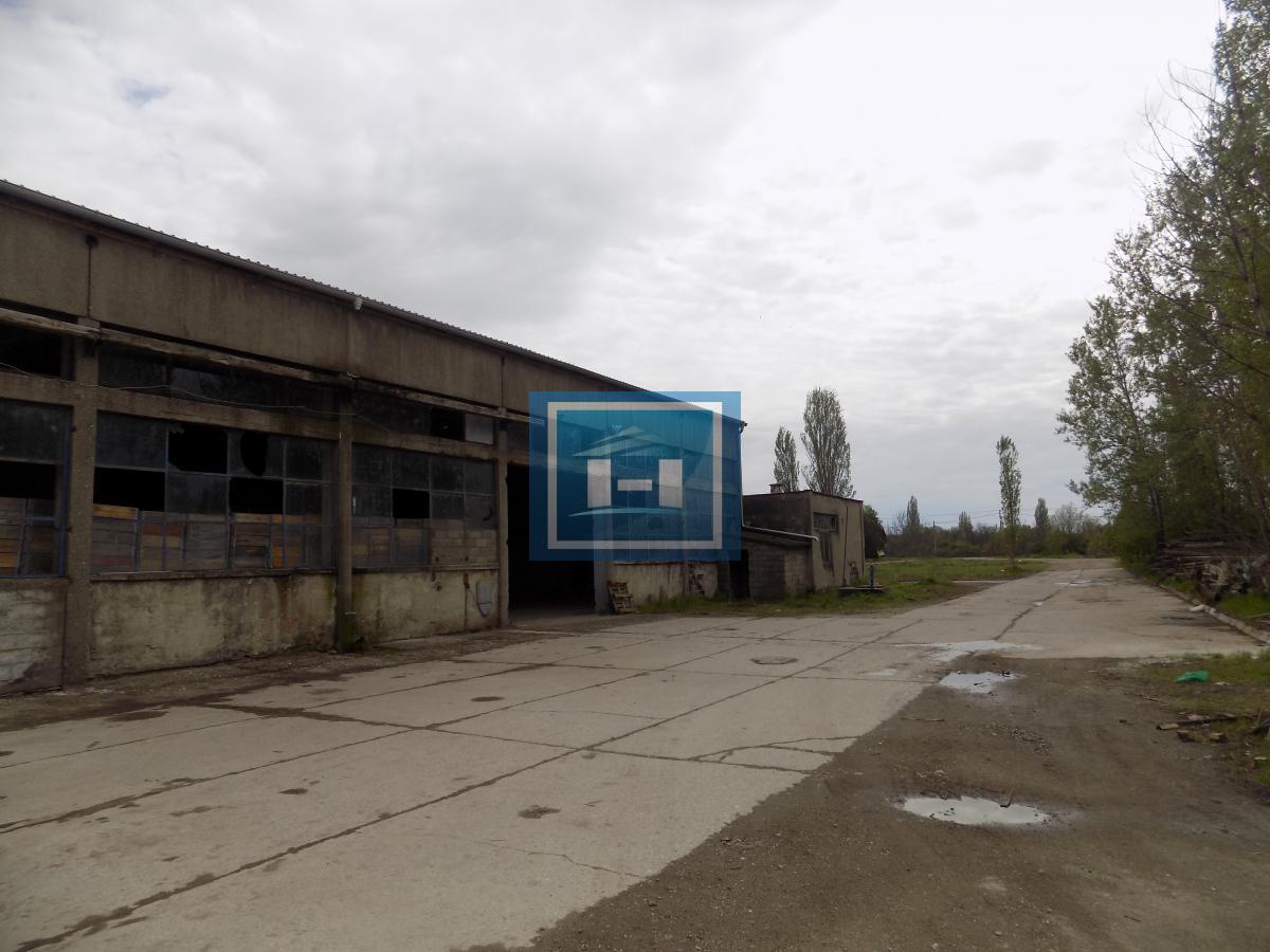 Hala za renoviranje sa kancelarijskim delom