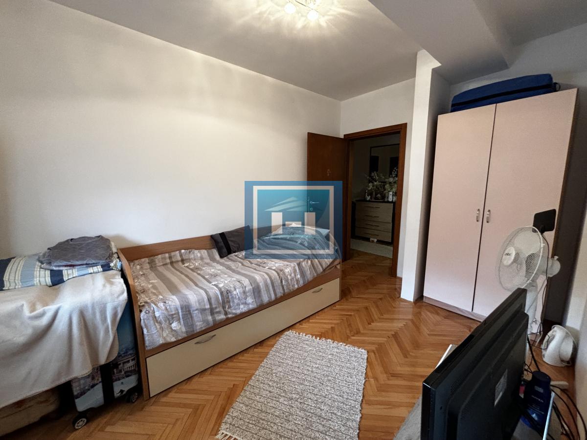 Prelep komforan stan u strogom centru Jagodine – idealna lokacija!