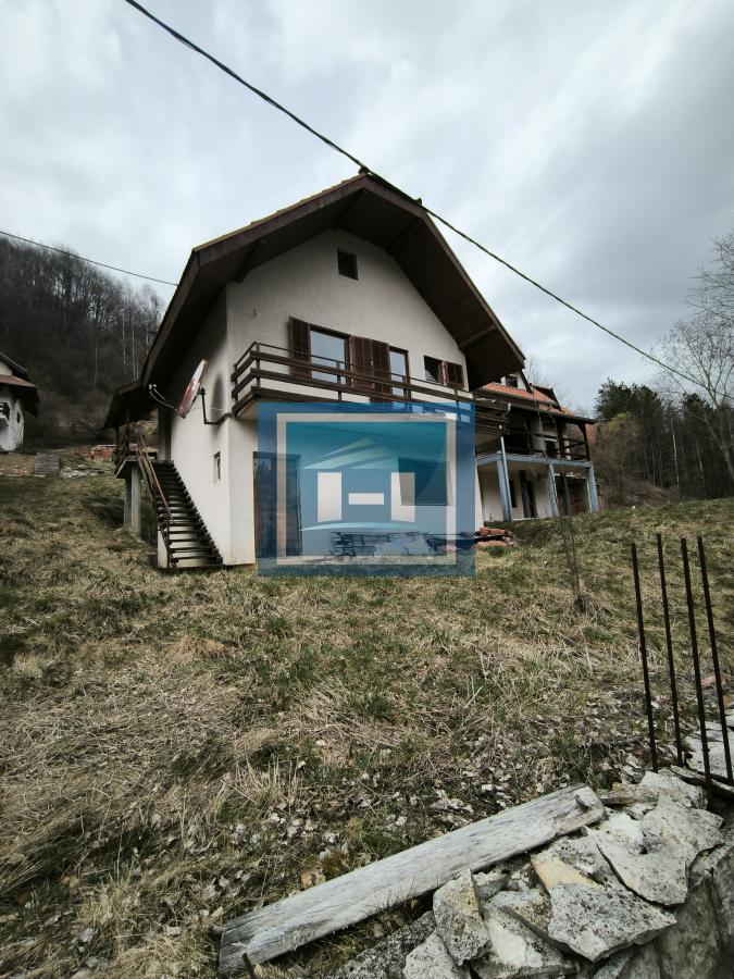 Kuća u Brzeću – Blizu Gondole, S Potencijalom za 3 Apartmana!