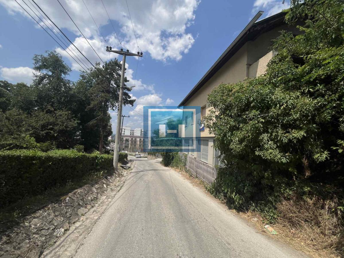 Kuća na 20a placa  odmah pored izletišta Potok