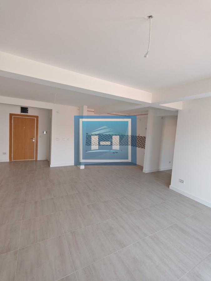 Trosoban stan u novogradnji odmah useljiv