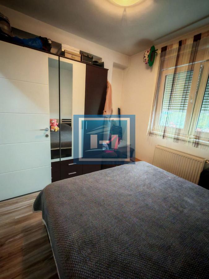 Trosoban stan u novogradnji sa parking mestom i podrumom