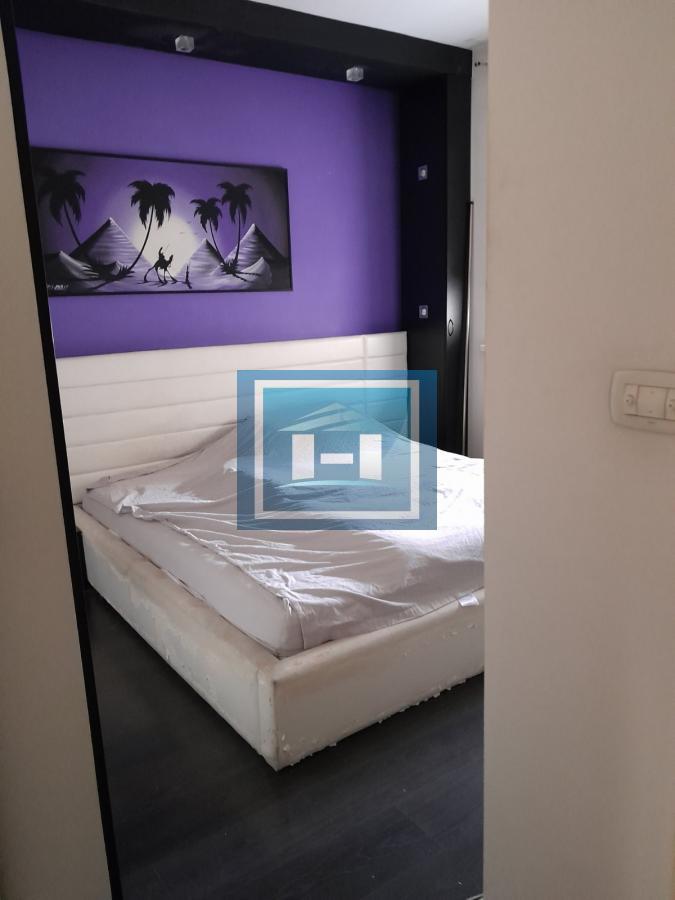 Na prodaju jednoiposoban stan – sam centar Kragujevca, pogled na crkvu!