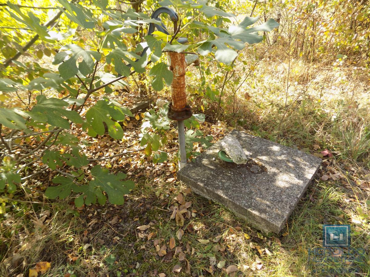 Vikend kuća na prodaju sa većim placem