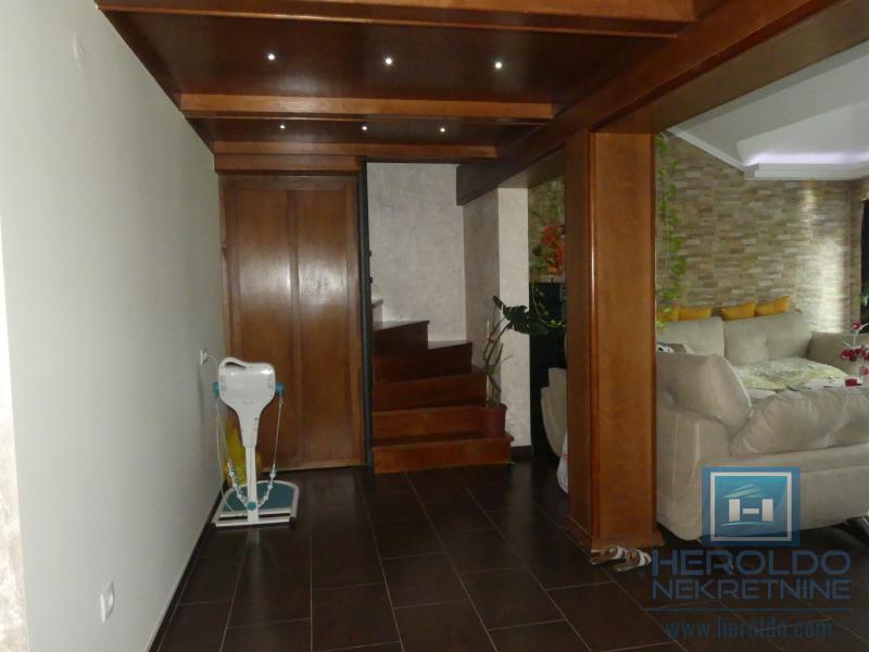 Lux stan sa galerijom, Akva park