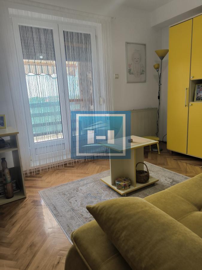 Na prodaju trosoban stan u Ćupriji