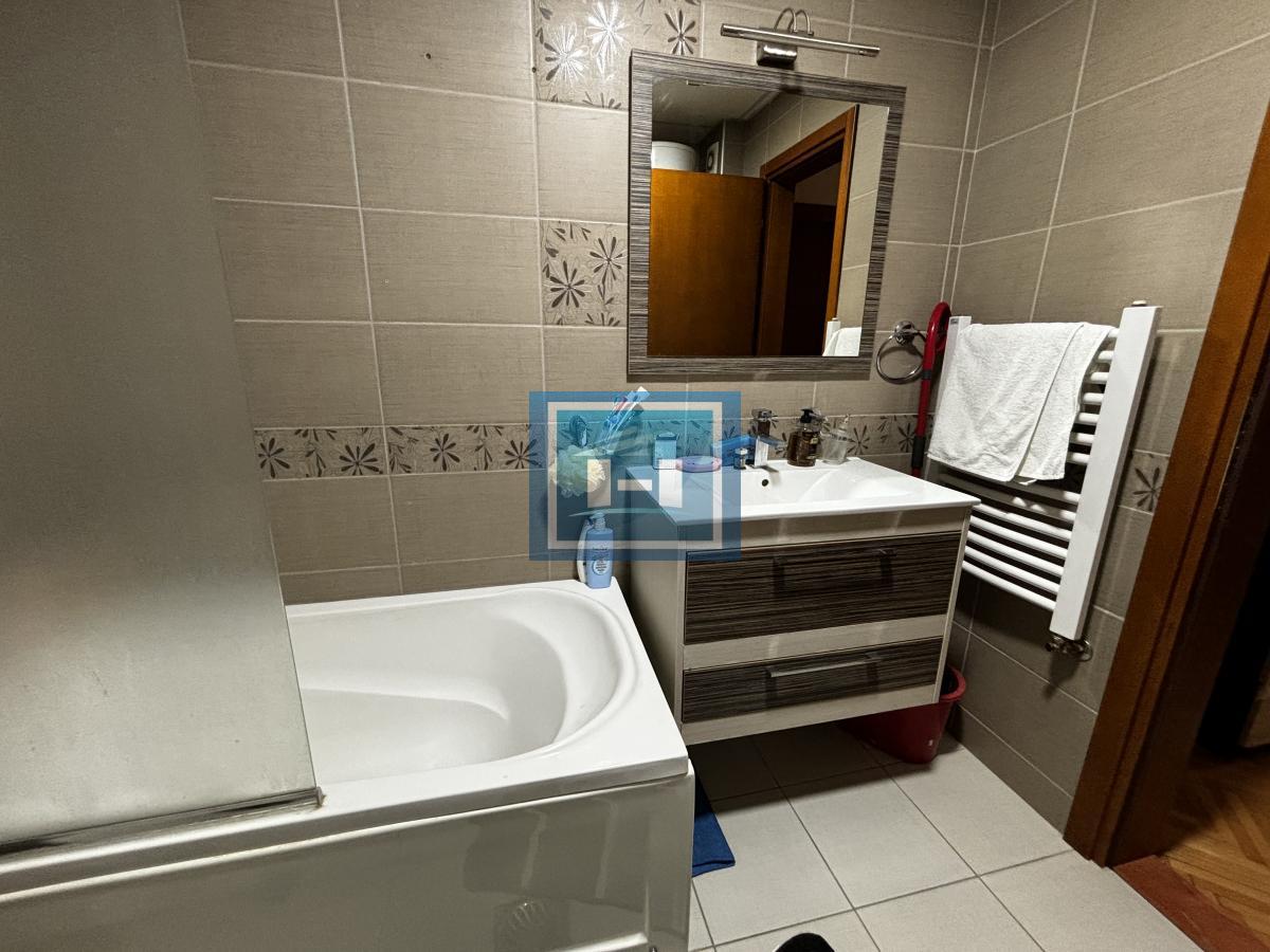 Prelep komforan stan u strogom centru Jagodine – idealna lokacija!