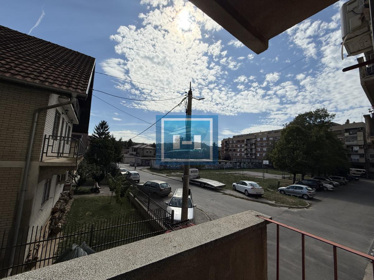 PRODAJE SE STAN – ODLIČNA LOKACIJA, ODLIČAN RASPORED, ODLIČNA PRILIKA!