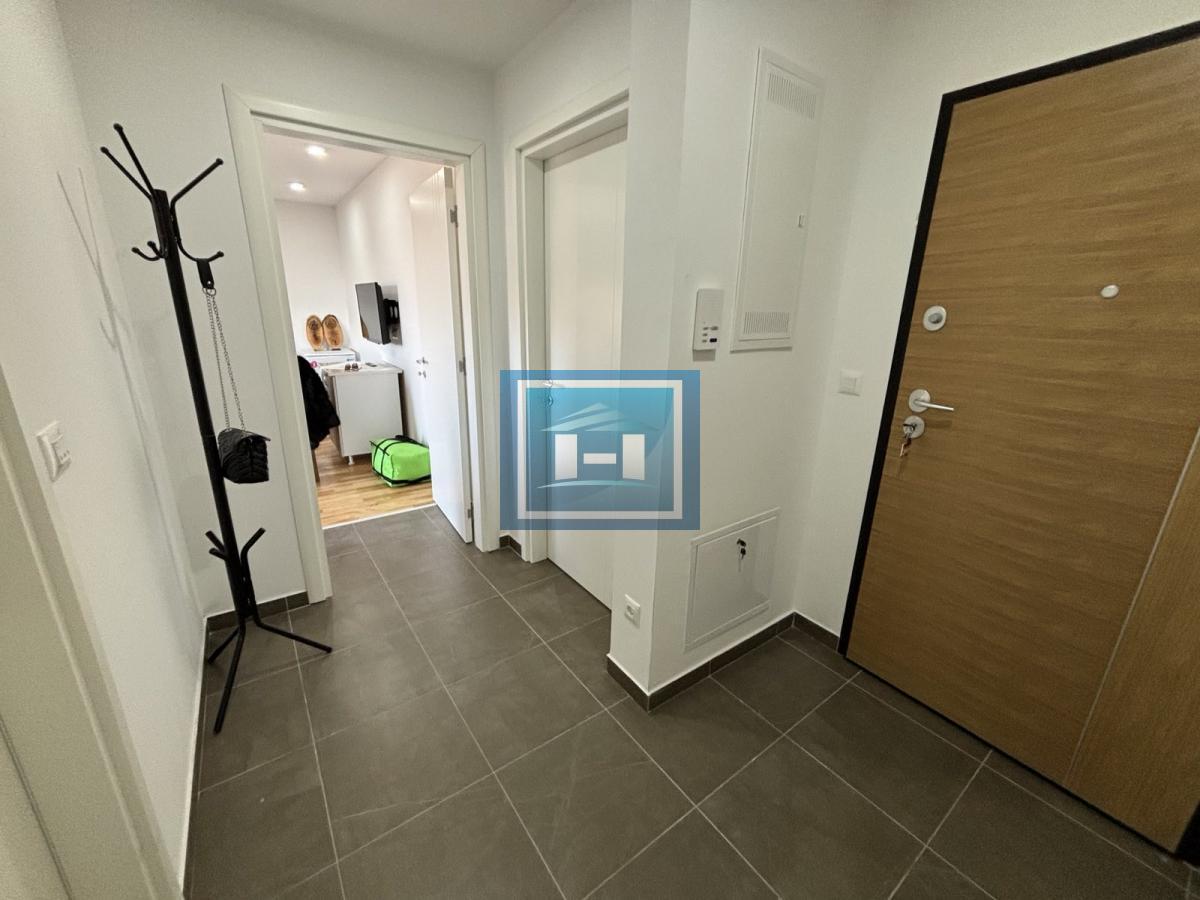 PRODAJE SE NAMEŠTEN STAN U LUKSUZNOM KOMPLEKSU