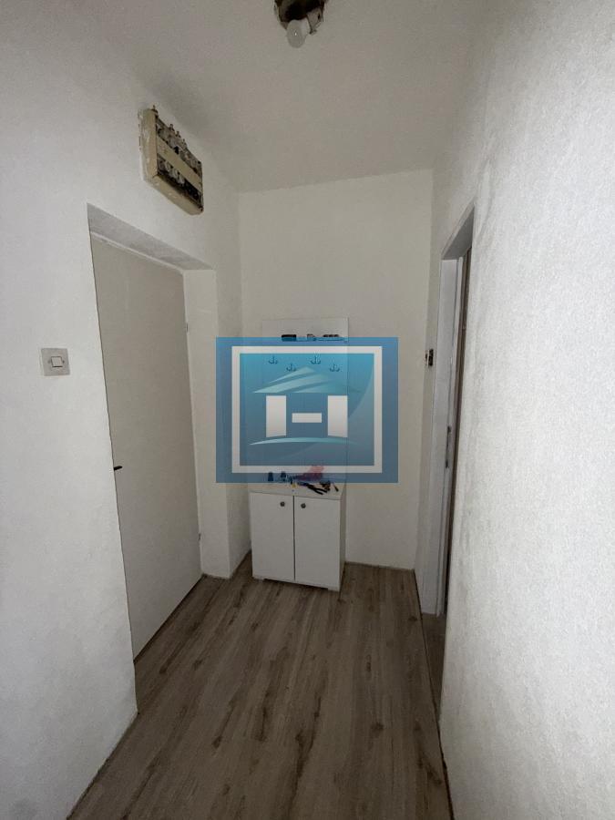 Nameštena garsonjera u mirnom delu Šarine Međe – odmah useljiva