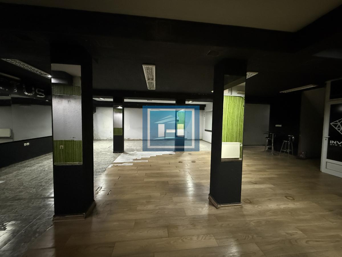 IZDAJE SE POSLOVNI PROSTOR – 165 m² – ODLIČNA LOKACIJA