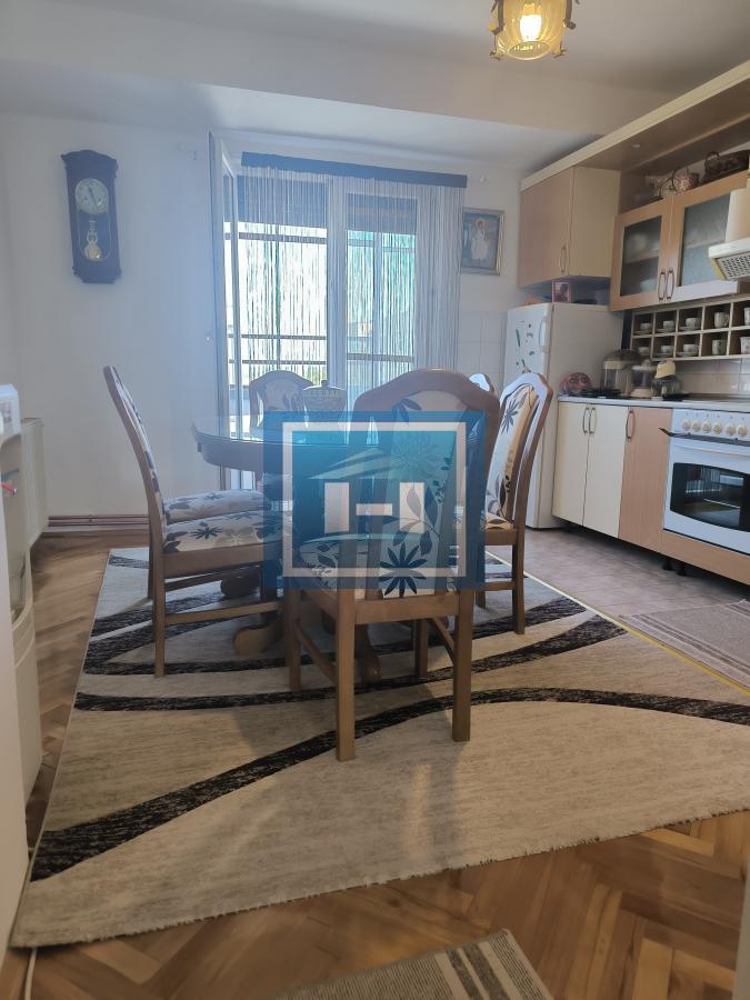 Na prodaju trosoban stan u Ćupriji