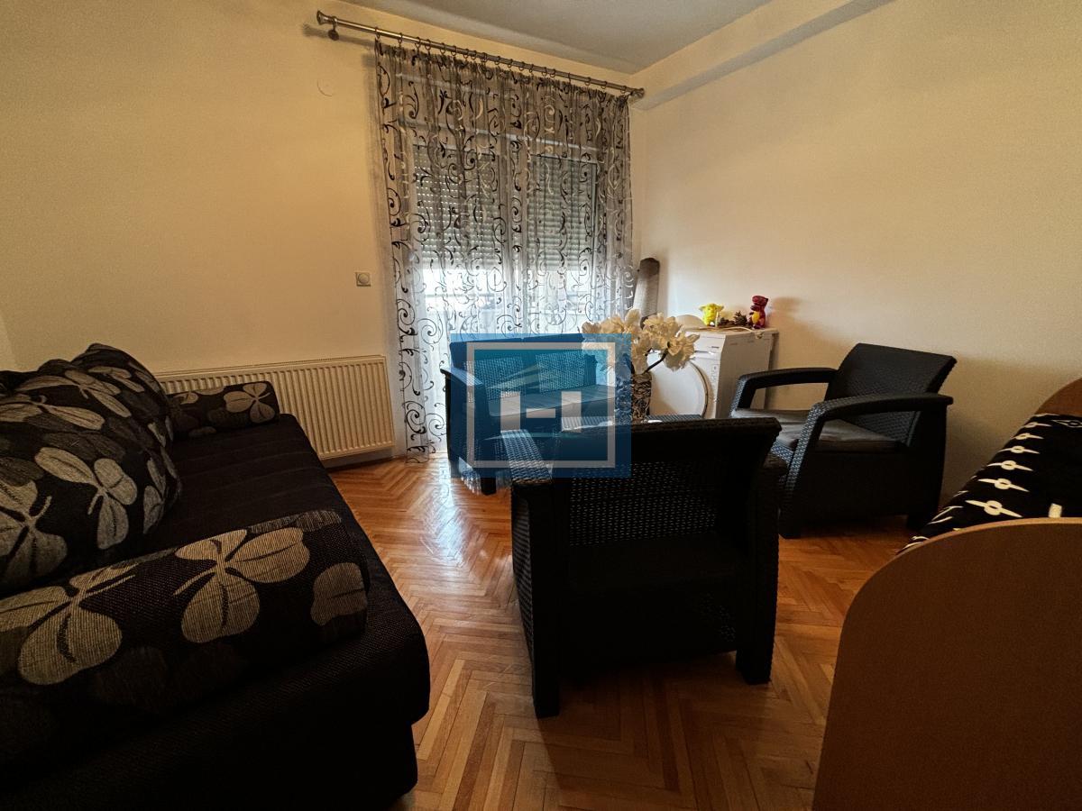 Prelep komforan stan u strogom centru Jagodine – idealna lokacija!