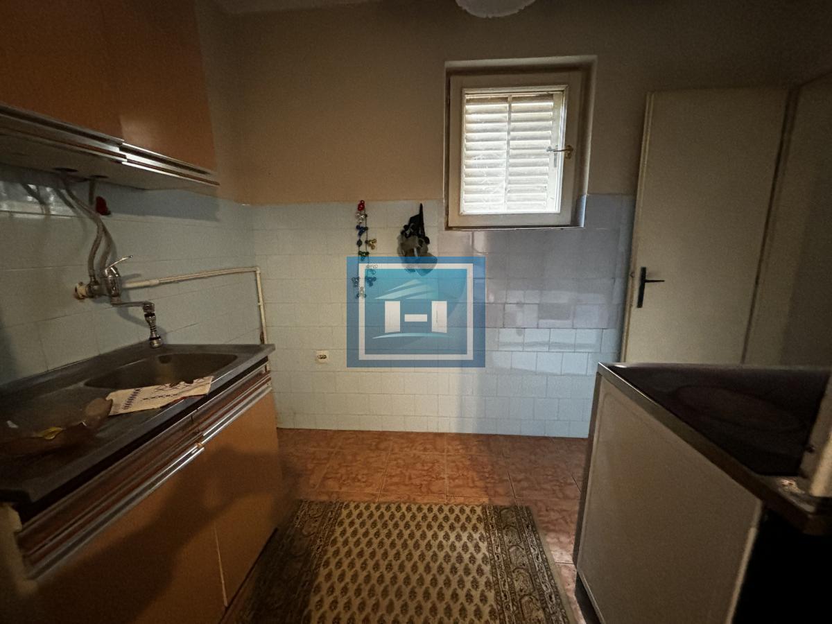 Kompletno seosko domaćinstvo na 7 km od Jagodine