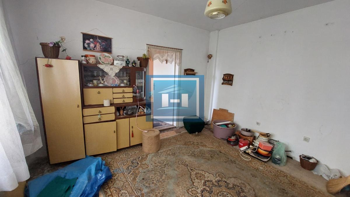 Na prodaju stan sa dvorištem – Bor, 10 min od centra