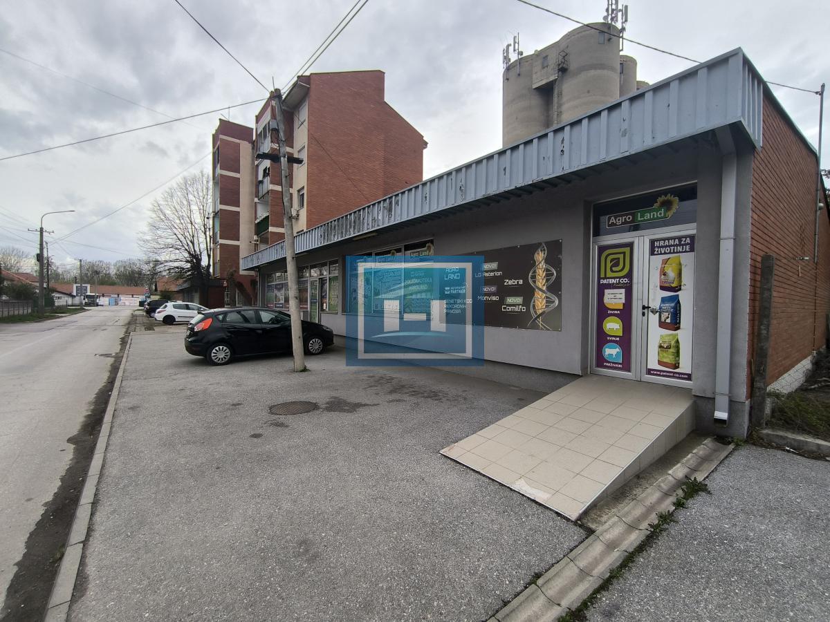 Top prilika za izdavanje! Poslovni prostor 230m² sa magacinom i parkingom!