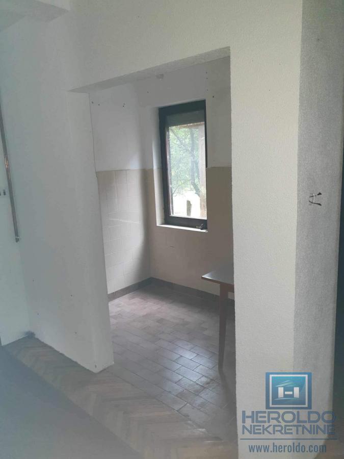 Kompletno seosko domaćinstvo u Sedlaru