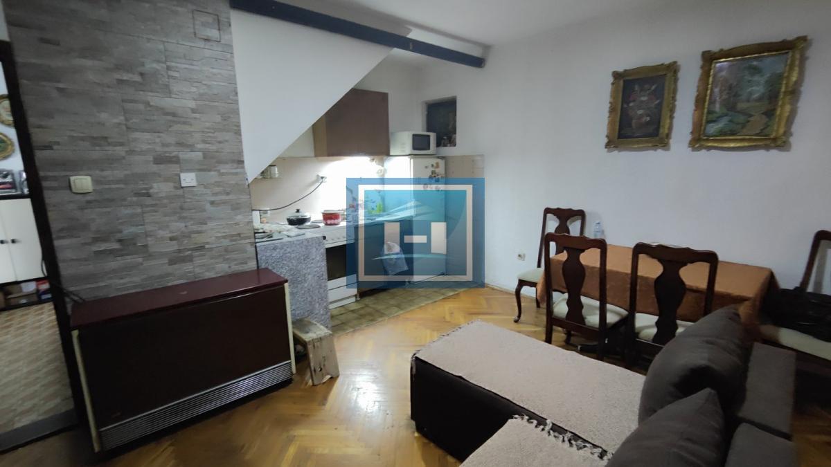 Kuća u okolini Jagodine na dva nivoa odmah useljiva sa svim priključcima