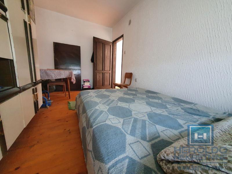 Kuća u Voljavču, kod škole