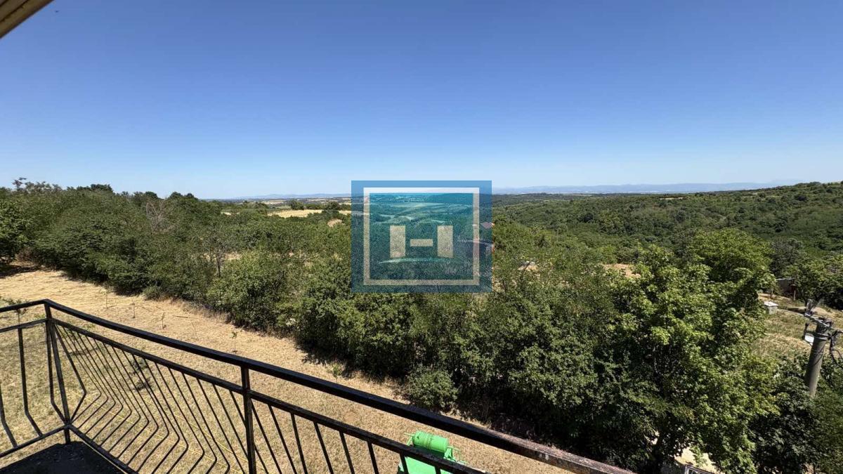 Plac od skoro 17 ari sa kućom od 200m² – mirno seosko okruženje