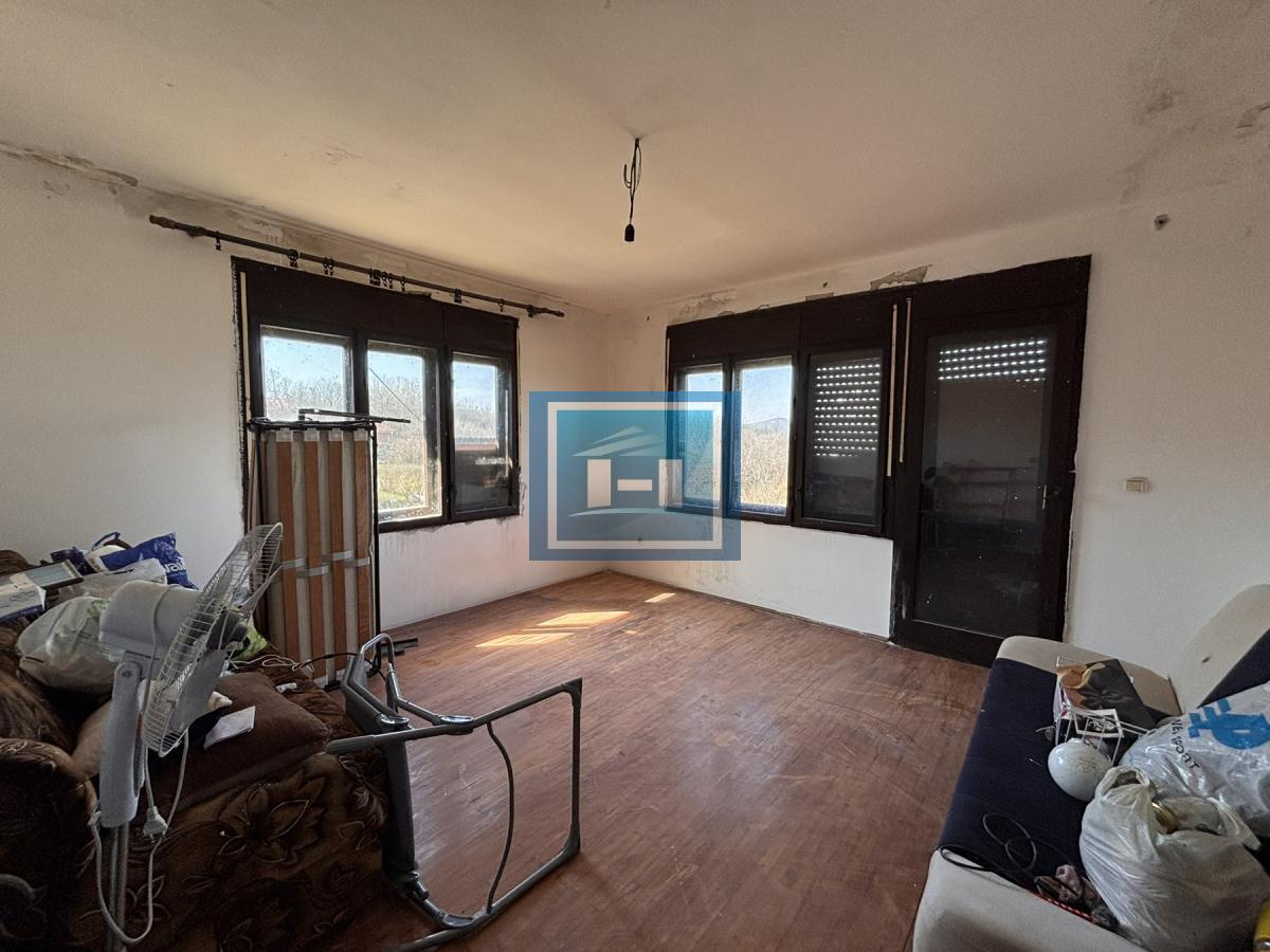 Seosko domaćinstvo – kuća preko 300 m² na placu preko 30 ari