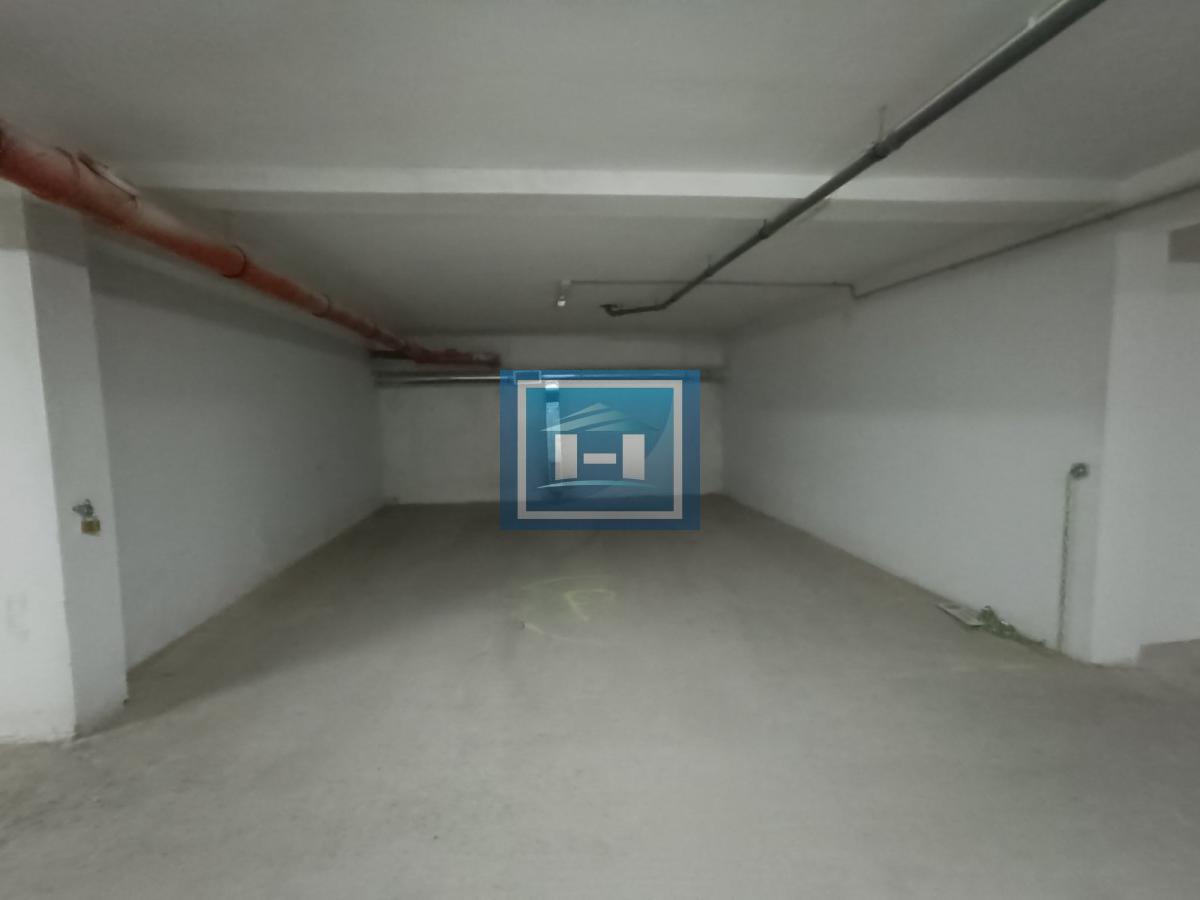 Prelep četverosoban stan kod Akva parka