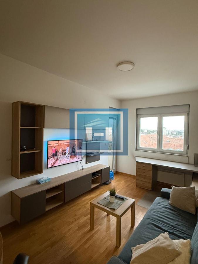 Zvezdara - Lux namešten stan 30 m² sa parkingom