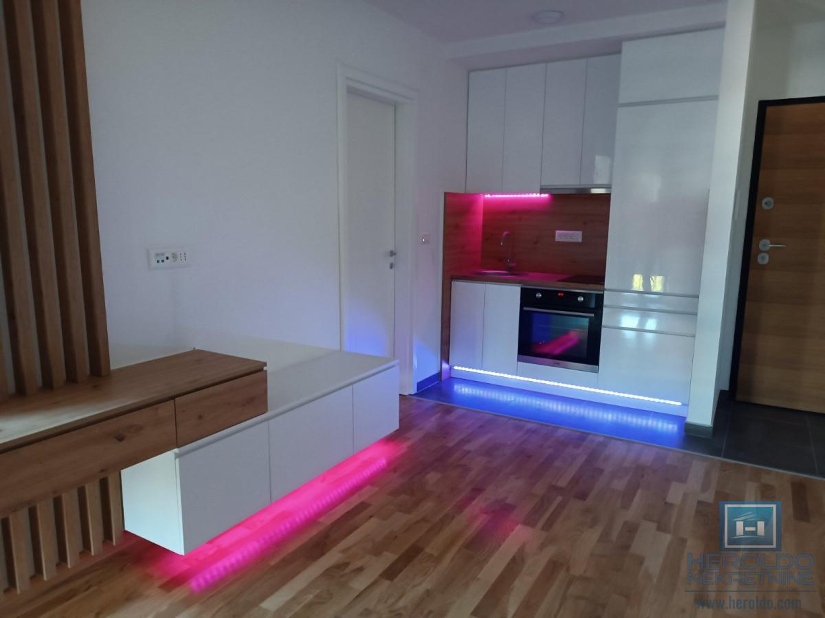 Jednosoban stan od 39m2 u Crnjanskom za izdavanje