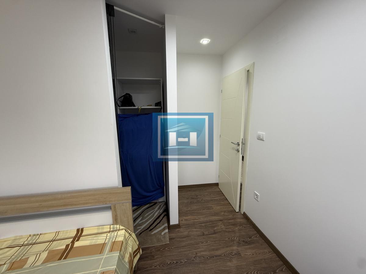 Dve kuće u Glavincima sa velikim imanjem -samo 8 km od grada