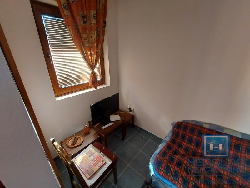 Kuća od 120m2 u naselju Kupusara na 7.39a placa