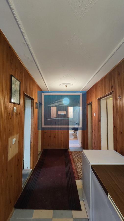 Kuća u centralnom delu Batočine pogodna za višečlane porodice