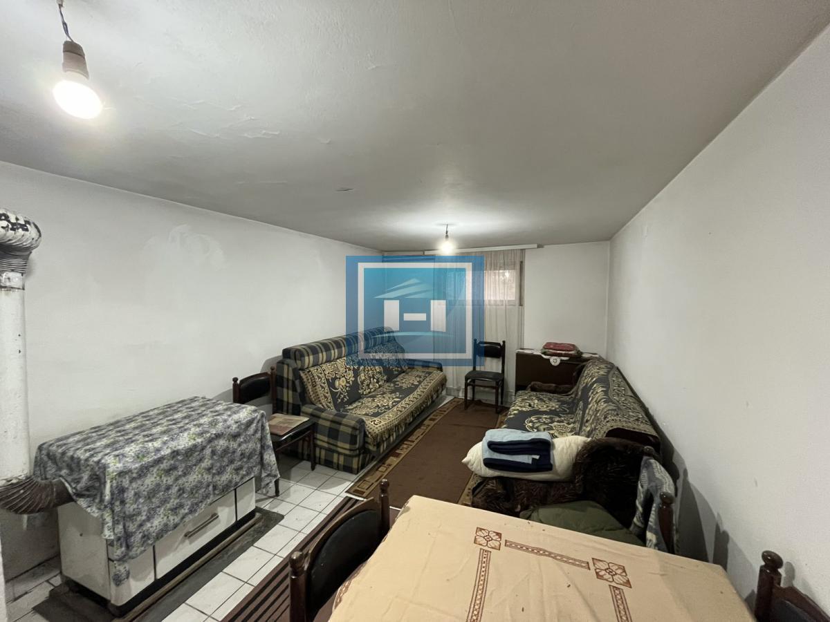 Velika kuća 200m² na mirnoj lokaciji – idealna za veću porodicu