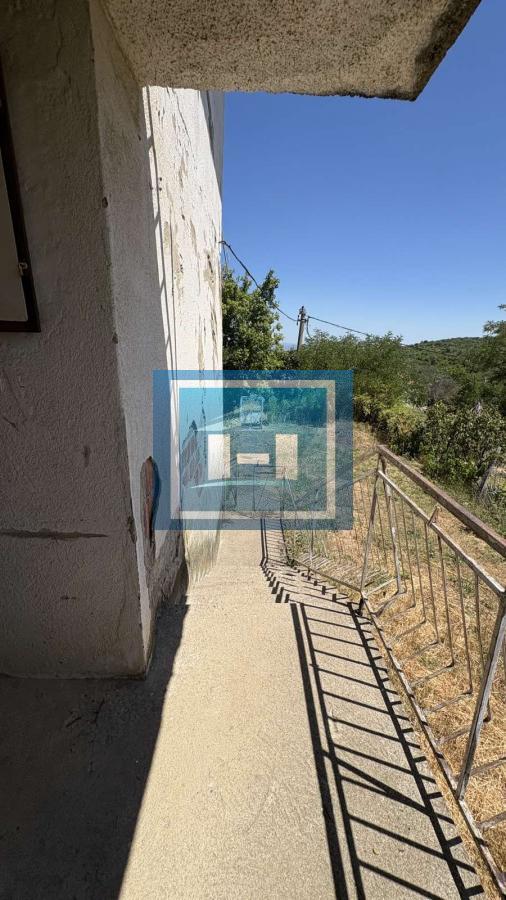 Plac od skoro 17 ari sa kućom od 200m² – mirno seosko okruženje