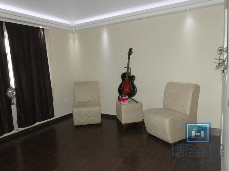 Lux stan sa galerijom, Akva park