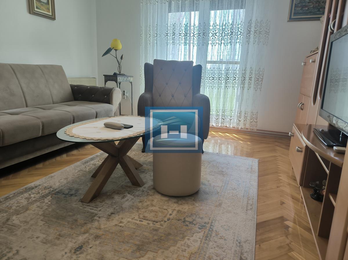 Na prodaju trosoban stan u Ćupriji