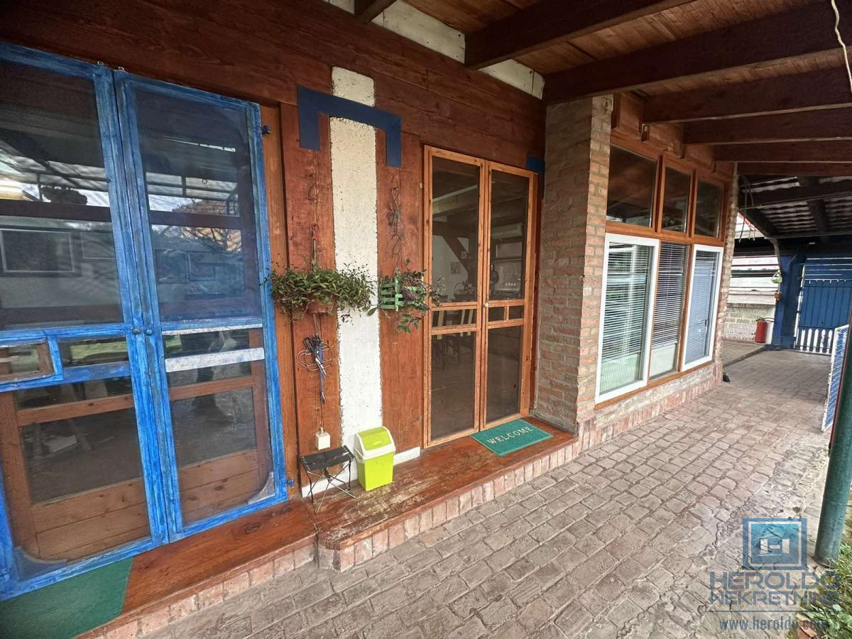 KUĆA U STROGOM CENTRU – IDEALNA ZA PORODIČNI ŽIVOT ILI POSLOVNI PROSTOR