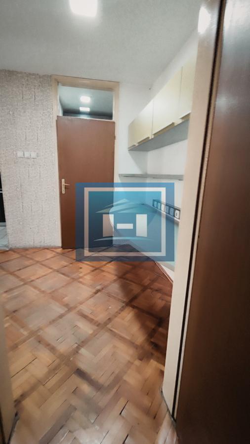 Kompletno namešten stan u užem centru grada