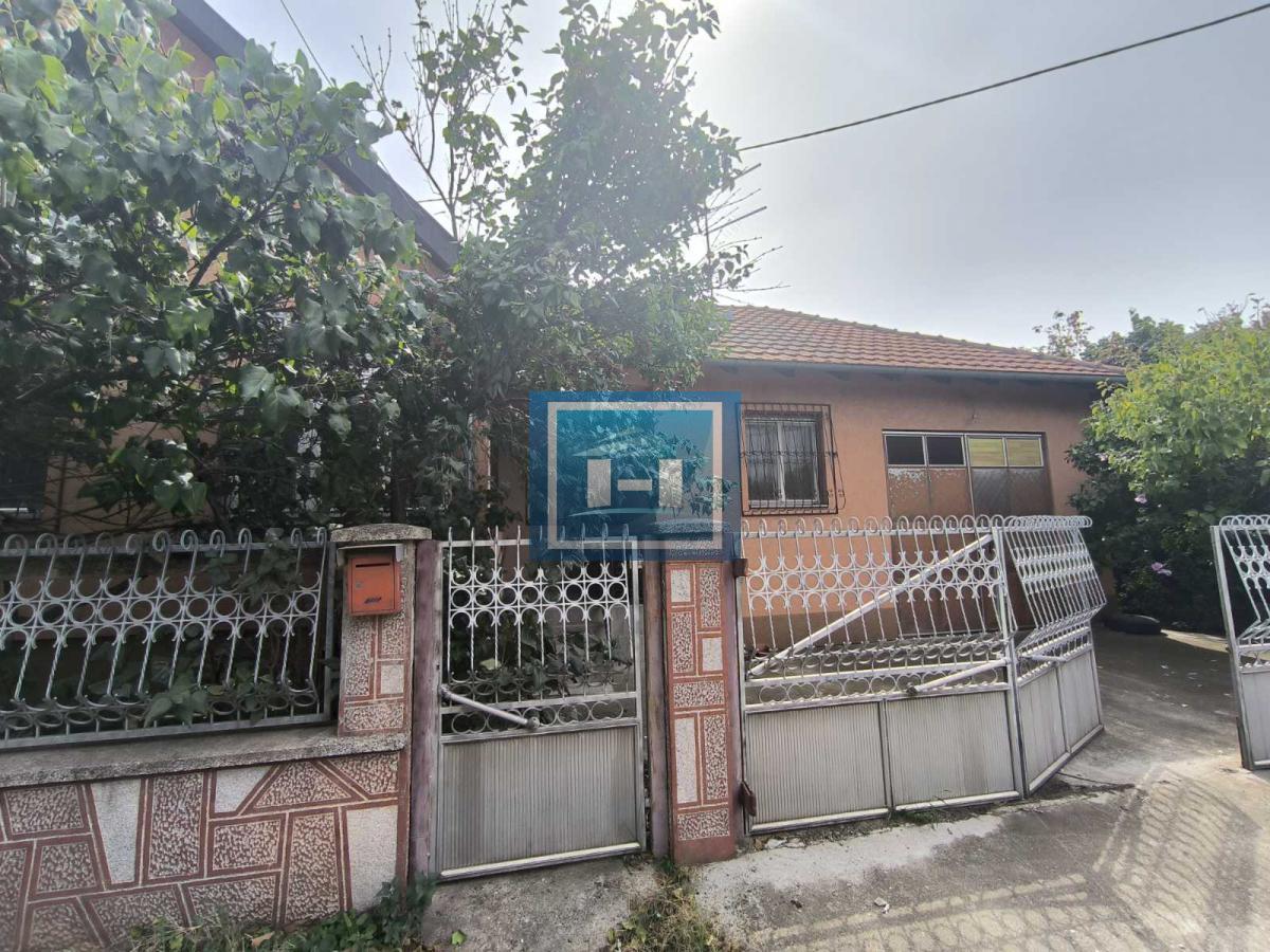 Prizemna kuća od 92 m² sa garažom – Ćuprija, blizina Doma zdravlja